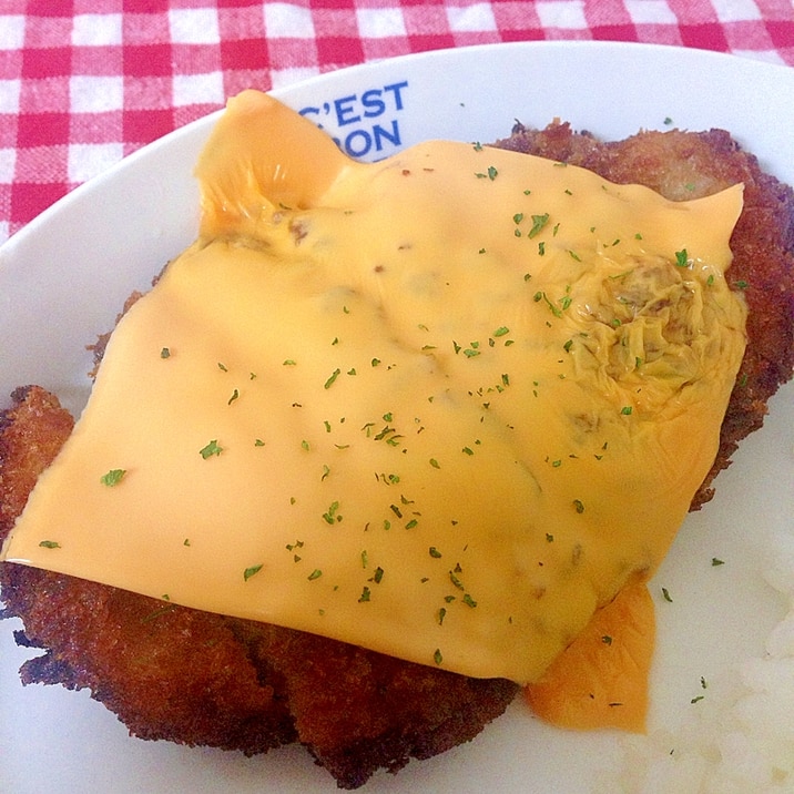 ご飯進む!とんかつのチーズのせ☆